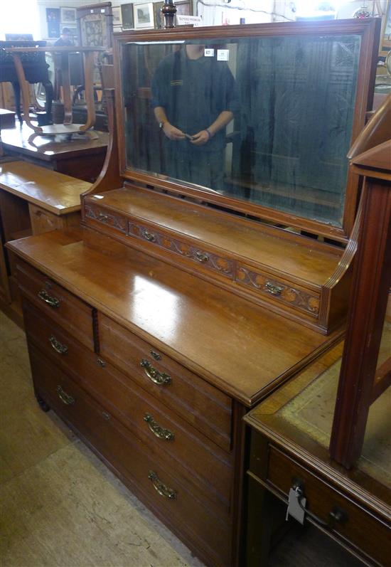 Oak dressing chest(-)